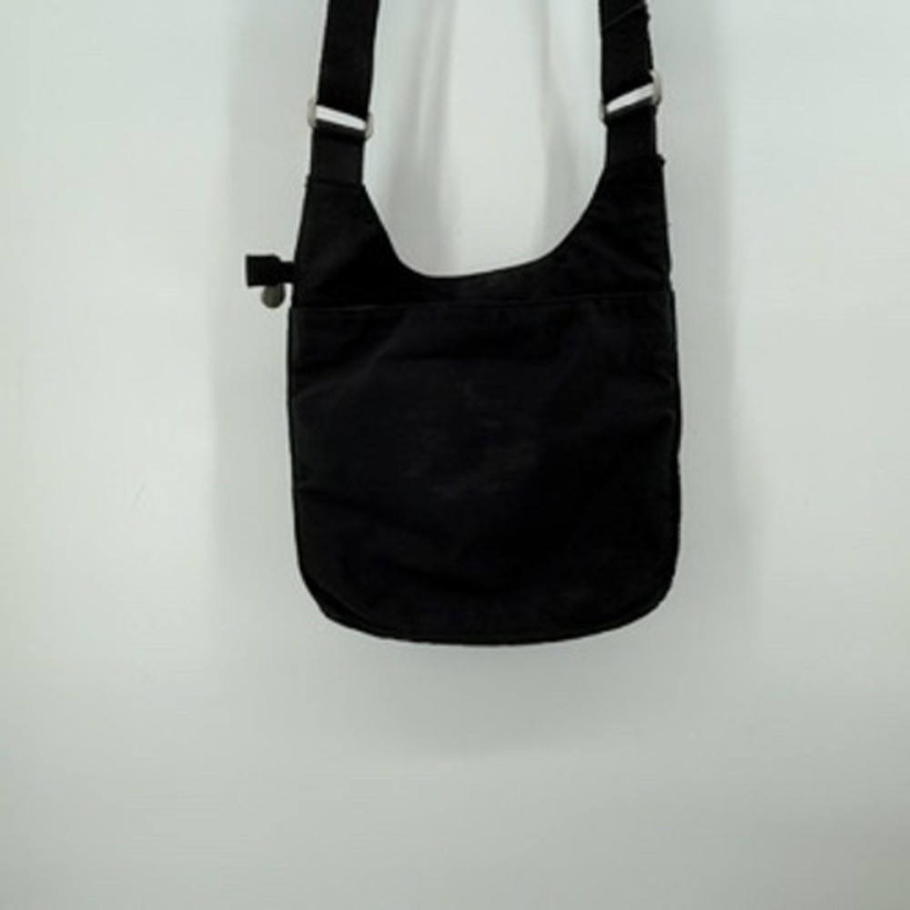 baggallini Black Nylon Crossbody Bag Three Zip Front Pockets Adjustable Strap - Picture 3 of 12